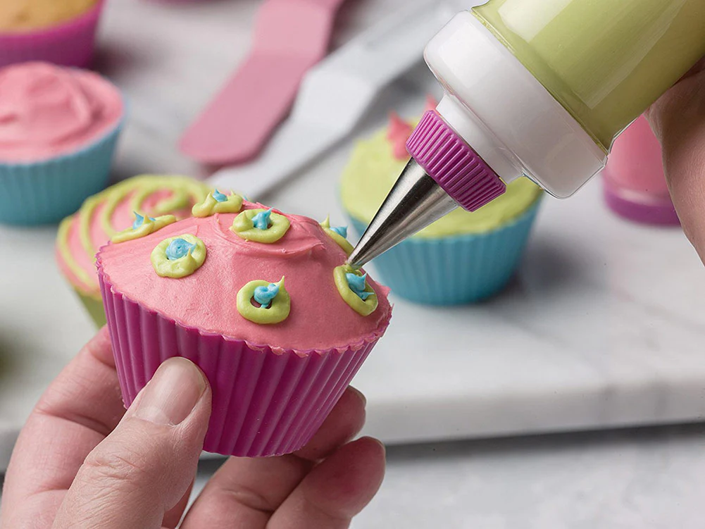 Bakelicious Color Swap Easy Hold Decorating Icing Gun, 3-Piece Set - Image 5