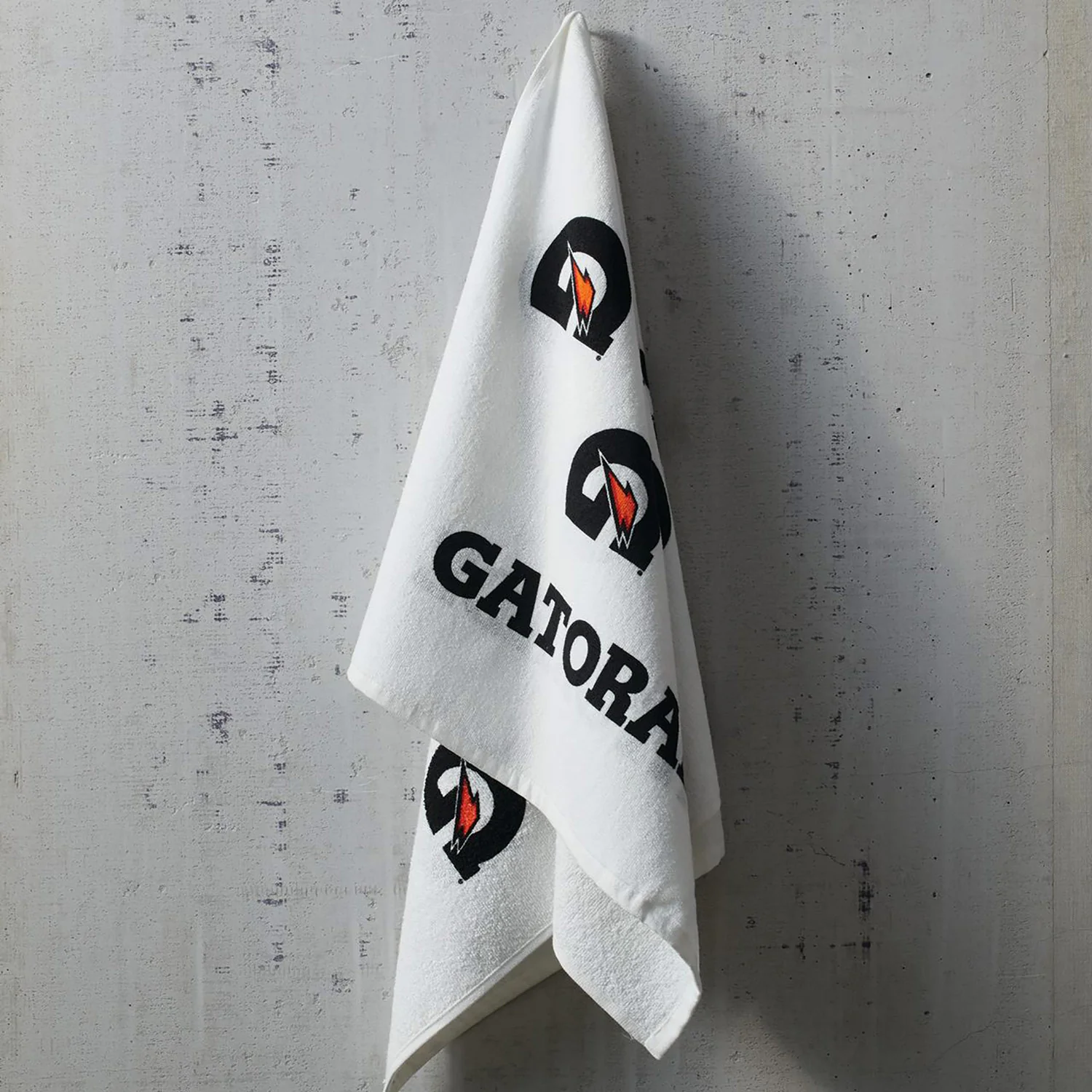 Gatorade Original Sideline Towel, 100% Cotton, 24x42 Inches - Image 2