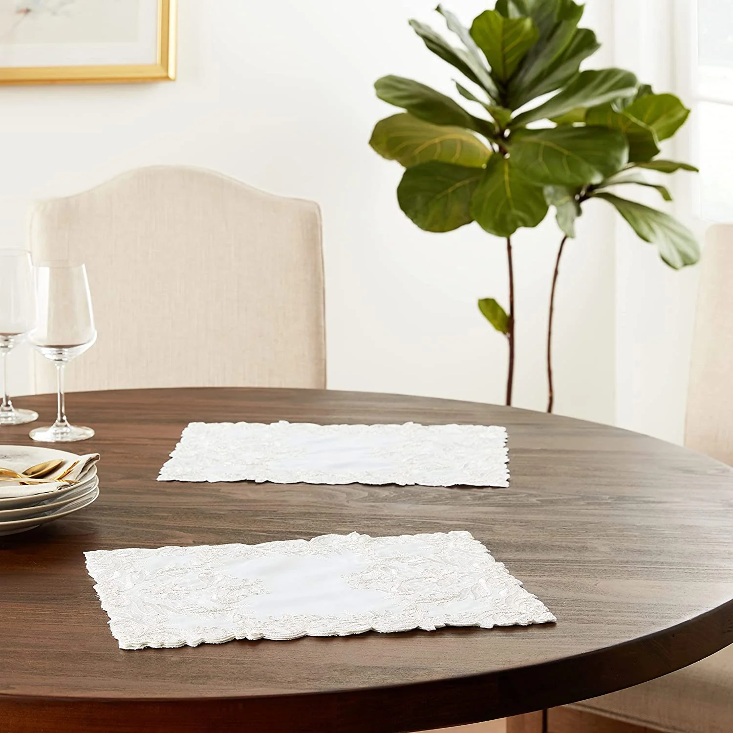 Glory Elegant Floral Embroidered Table Runner - Image 12