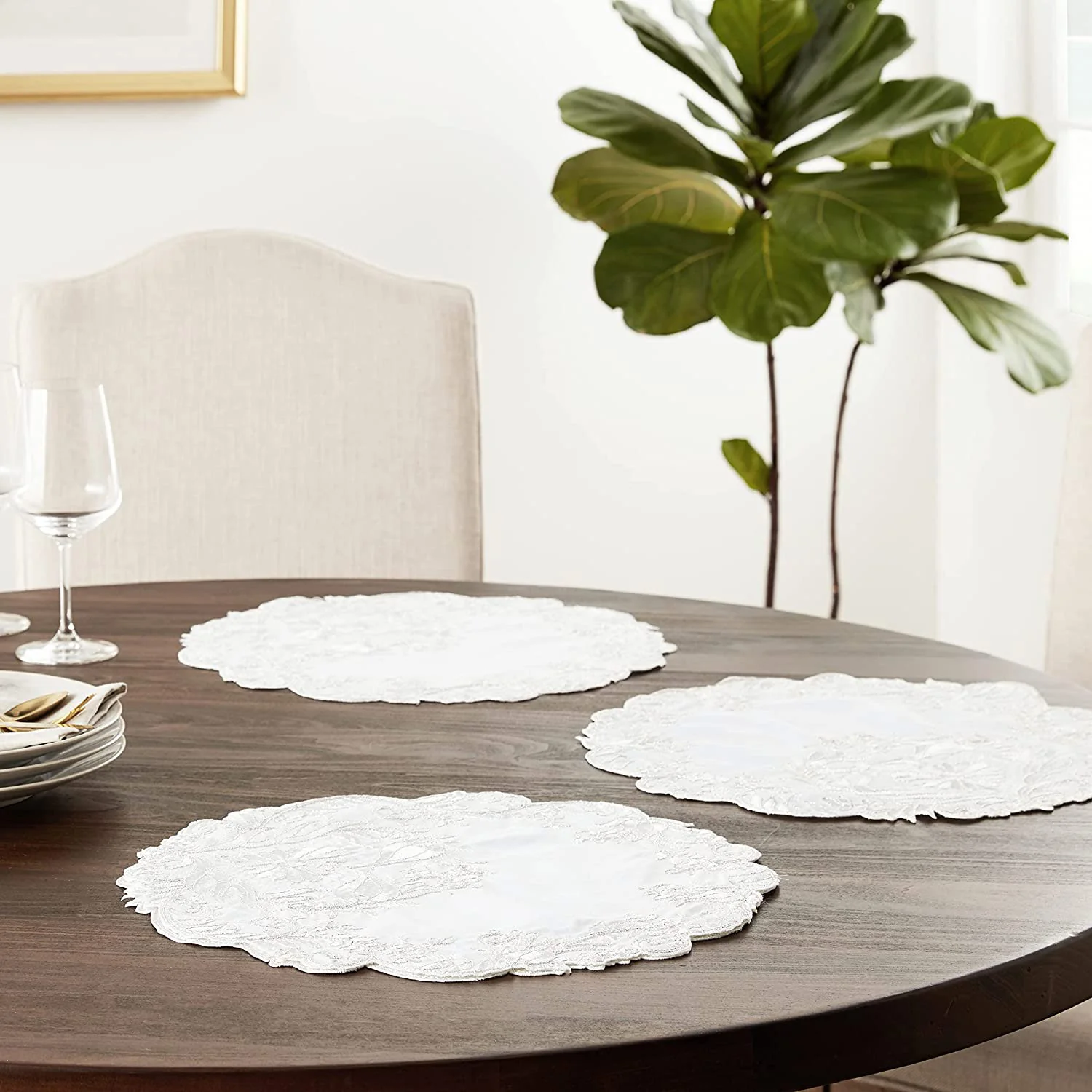 Glory Elegant Floral Embroidered Table Runner - Image 15