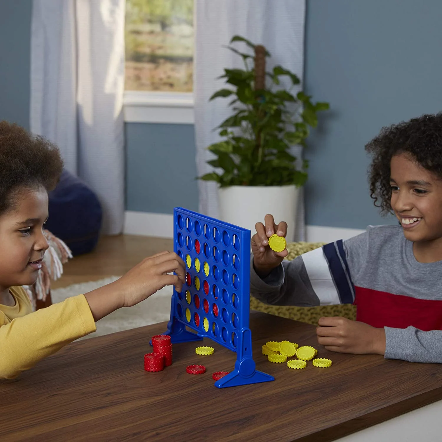 Hasbro Gaming CONNECT 4 - Classic four in a row game - Board Games and Toys for Kids, boys, girls - Ages 6+ - Image 7