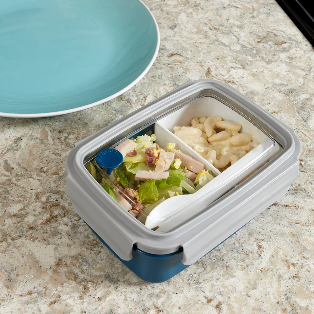 Home Basics Airtight  Rectangle Lunch Box, (30 oz) - Image 4