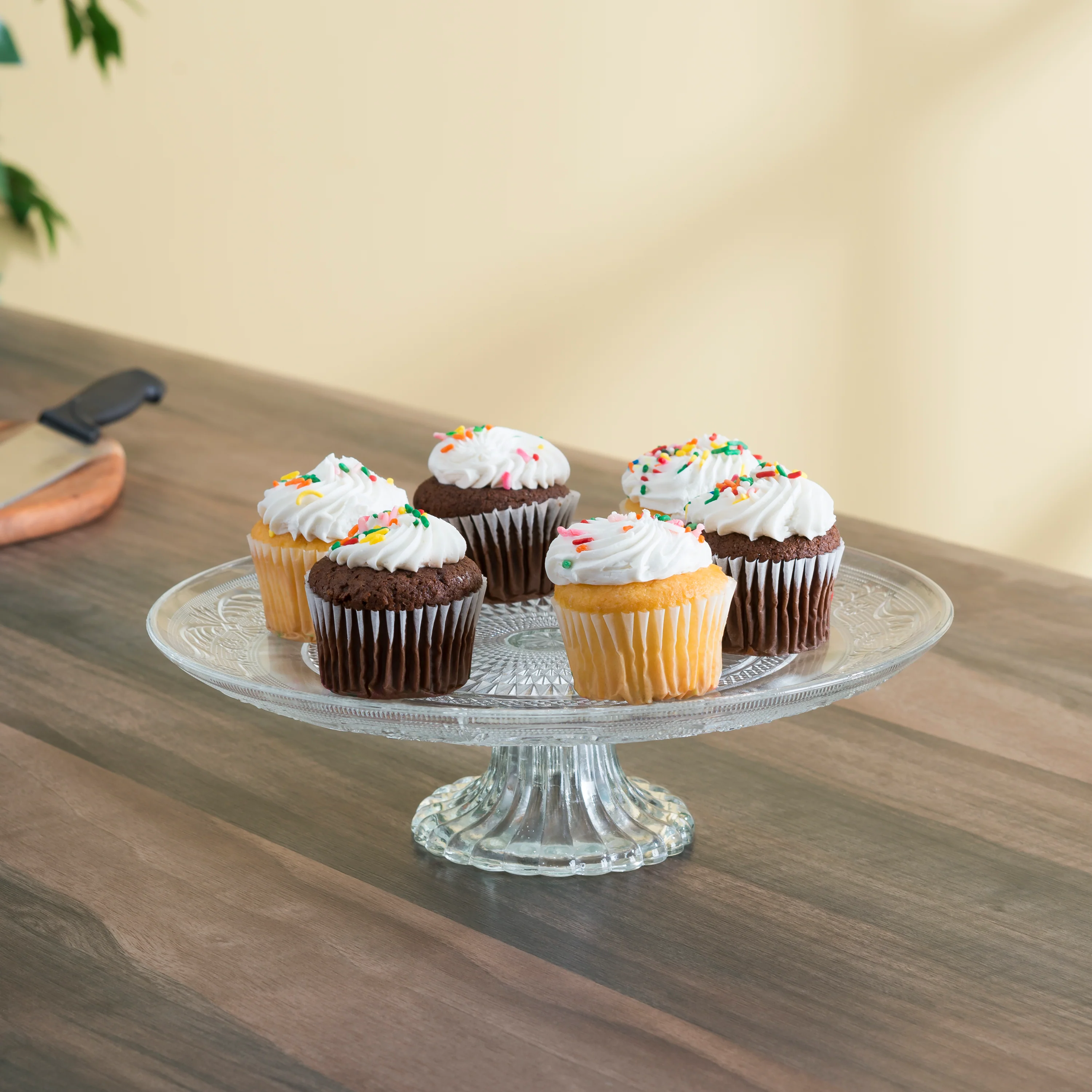 Home Basics Glass Decorative Cake Plate, Clear, 11.5x3 Inches - Image 2