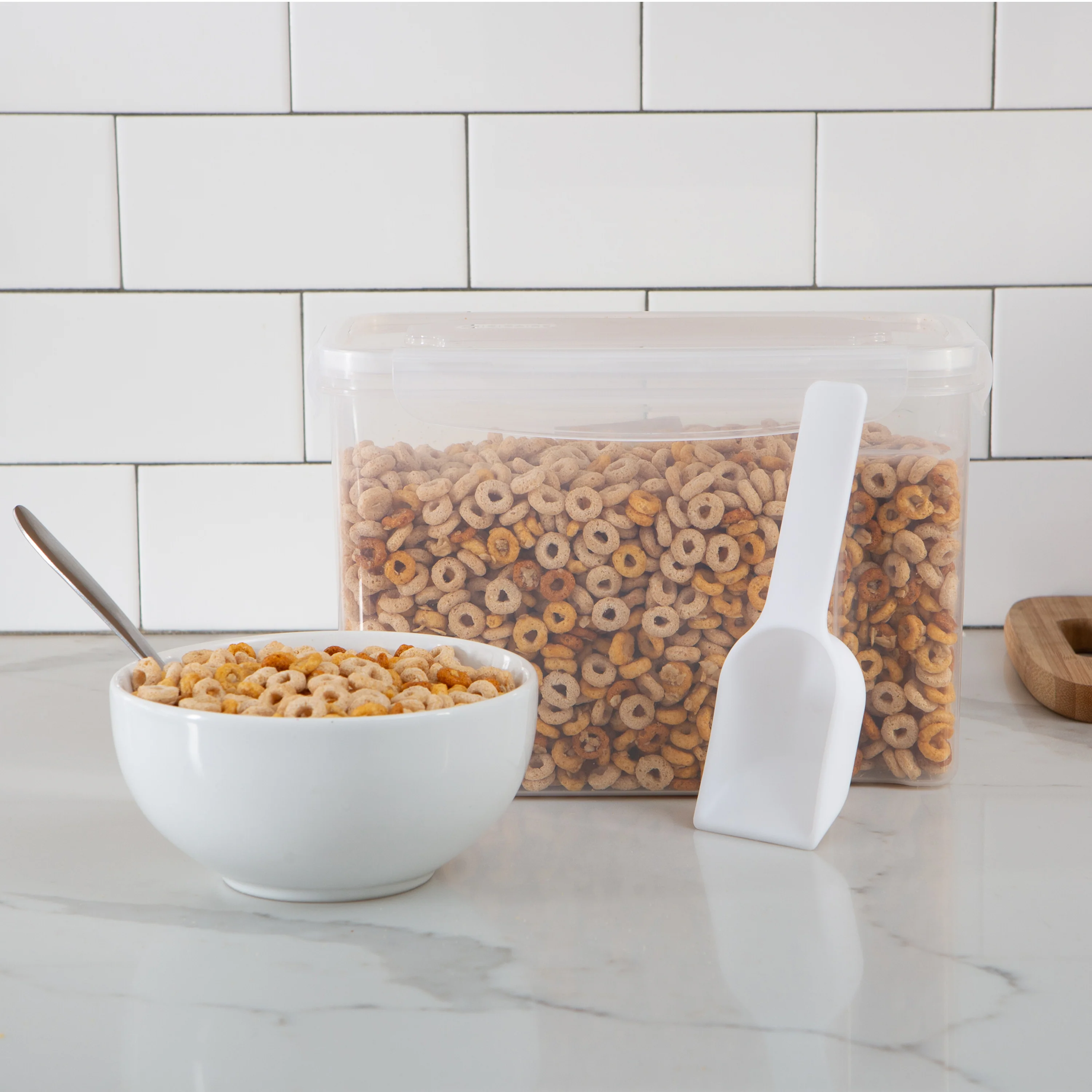 Kitchen Details Medium Size Airtight Cereal Container with Scooper - Image 3