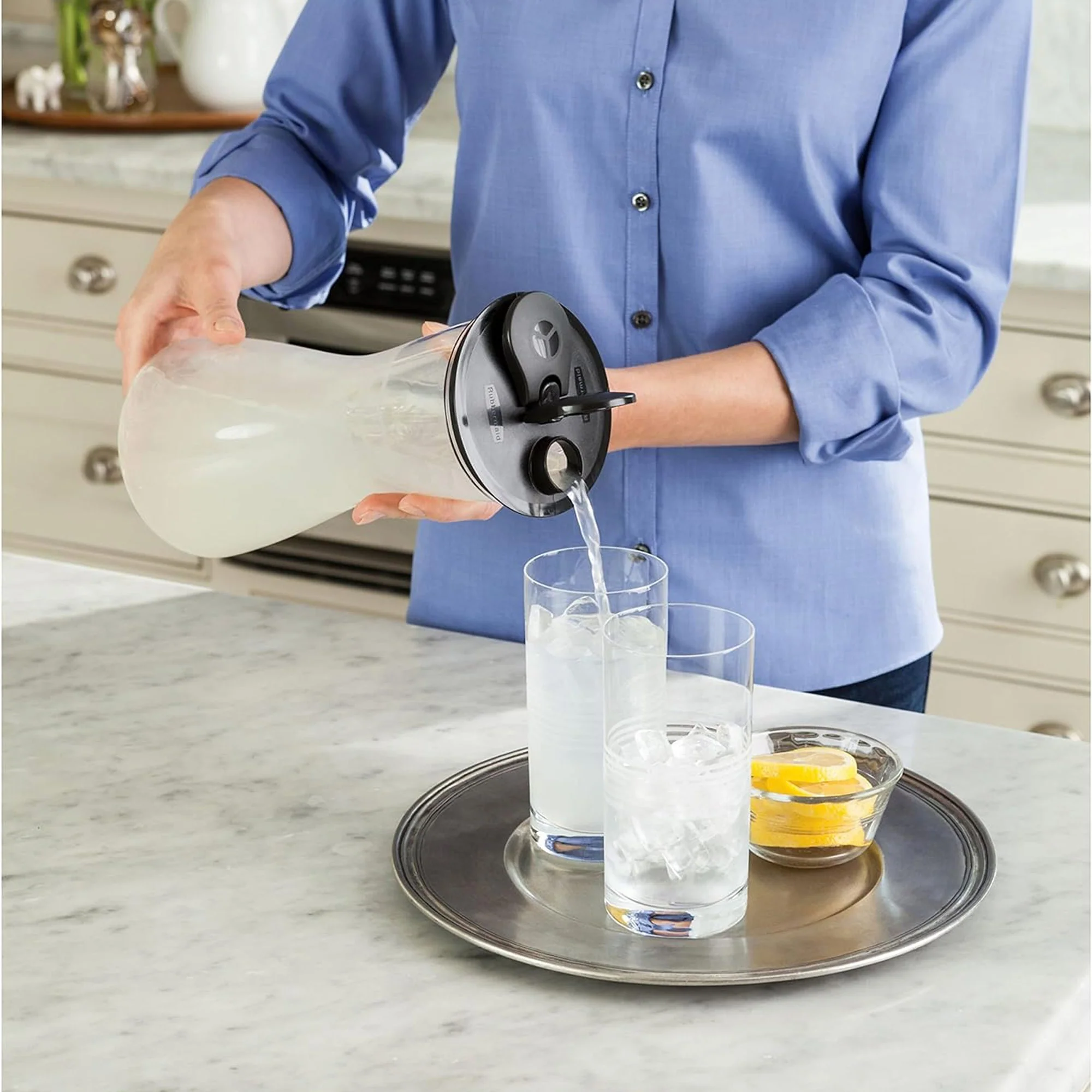 Rubbermaid Carafe with Leak-Proof Lid, Clear-Black, 2 Quart - Image 3