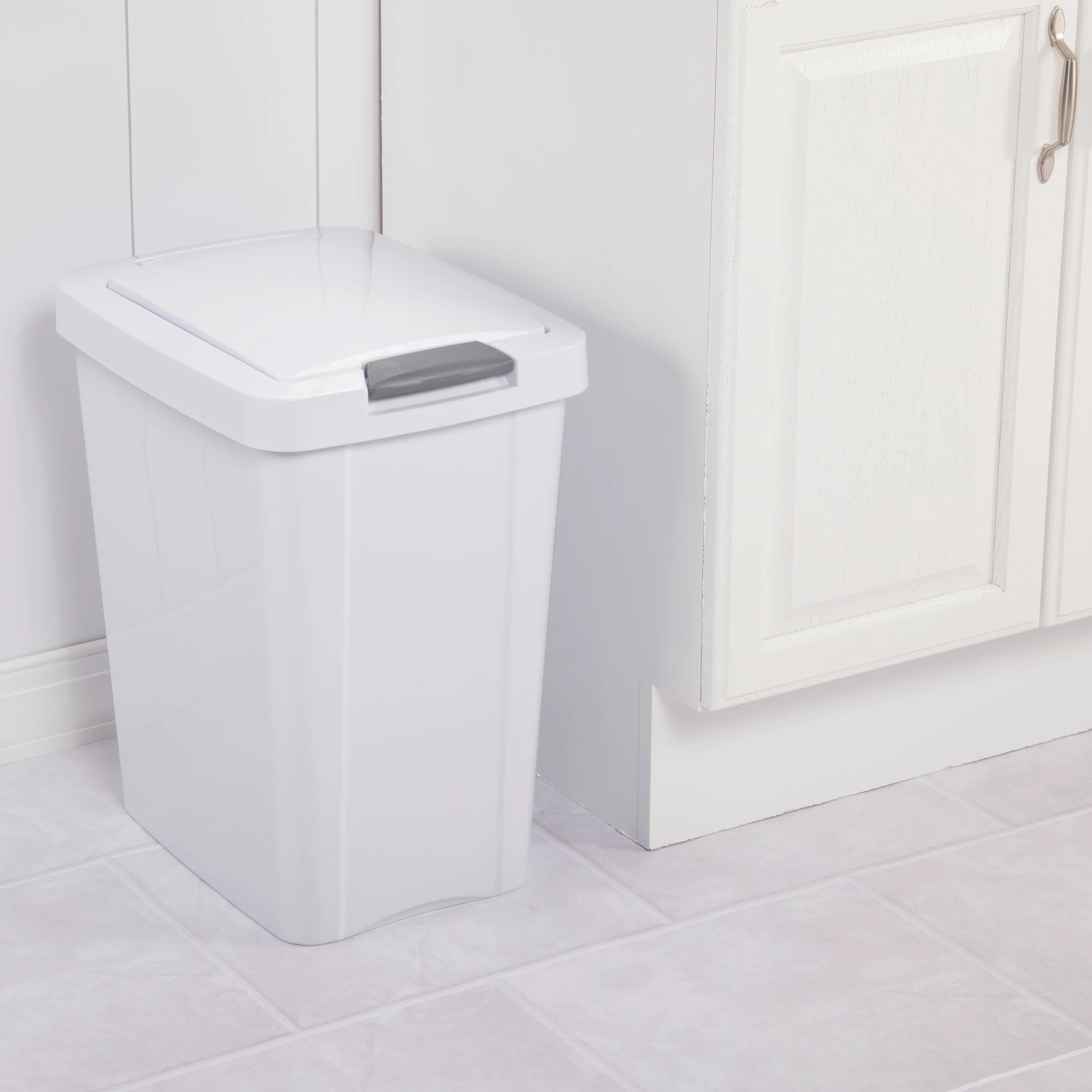 Sterilite 7.5 Gallon / 28 Liter TouchTop™ Wastebasket White